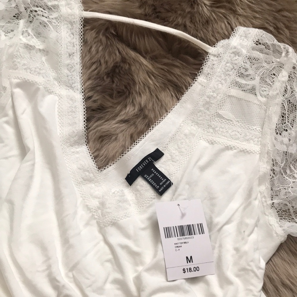 Beautiful knit top - Picture 5 of 9